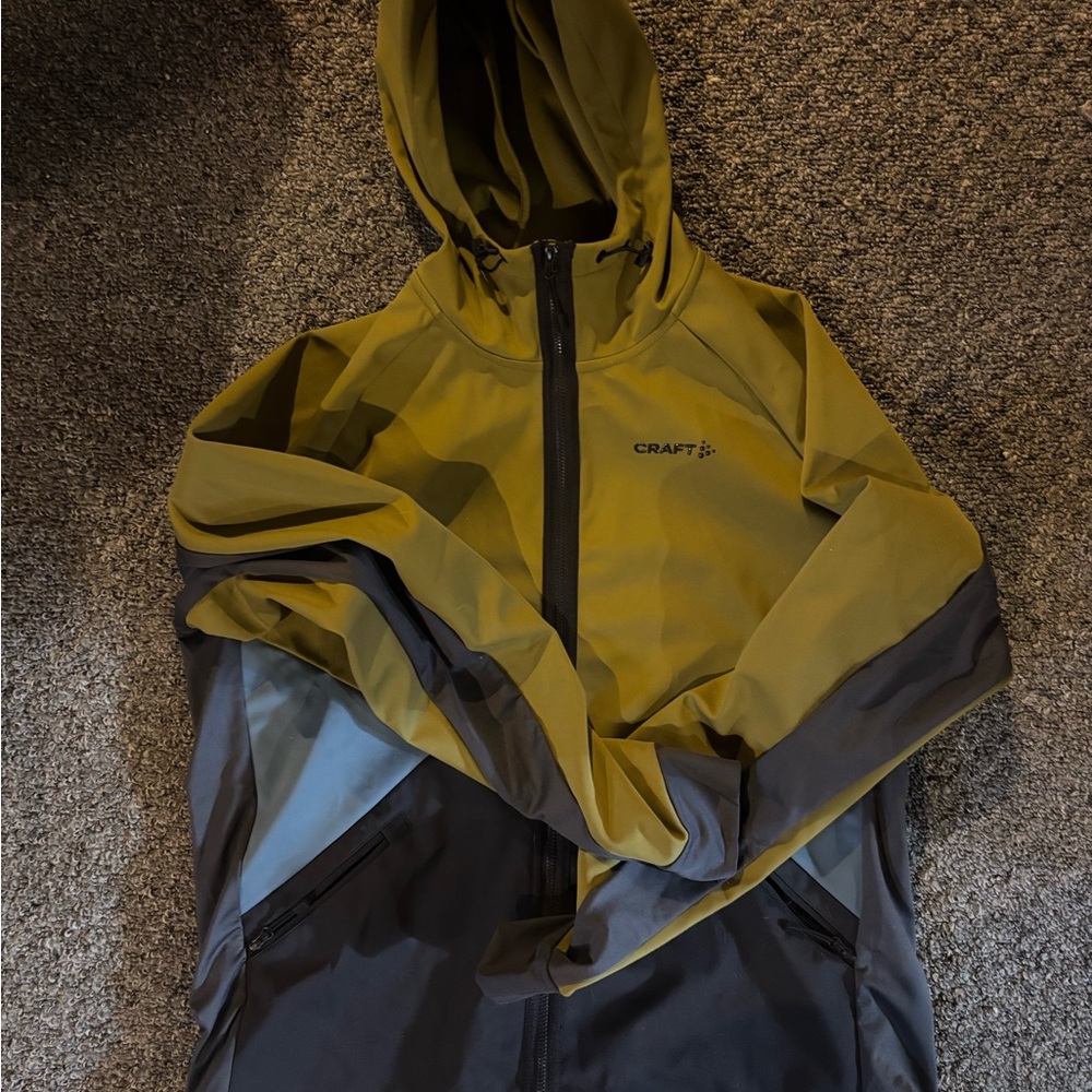 Craft Men’s Medium Hooded Softshell Jacket Green/Black Full Zip Outdoor